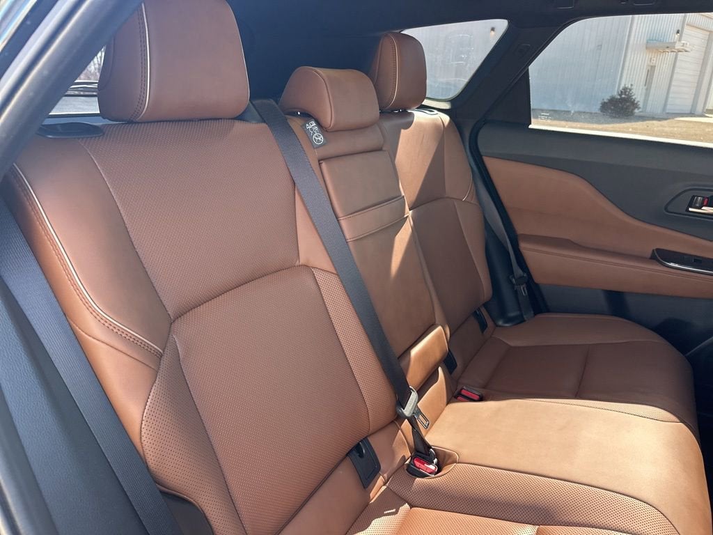 2025 Toyota Crown Signia XLE