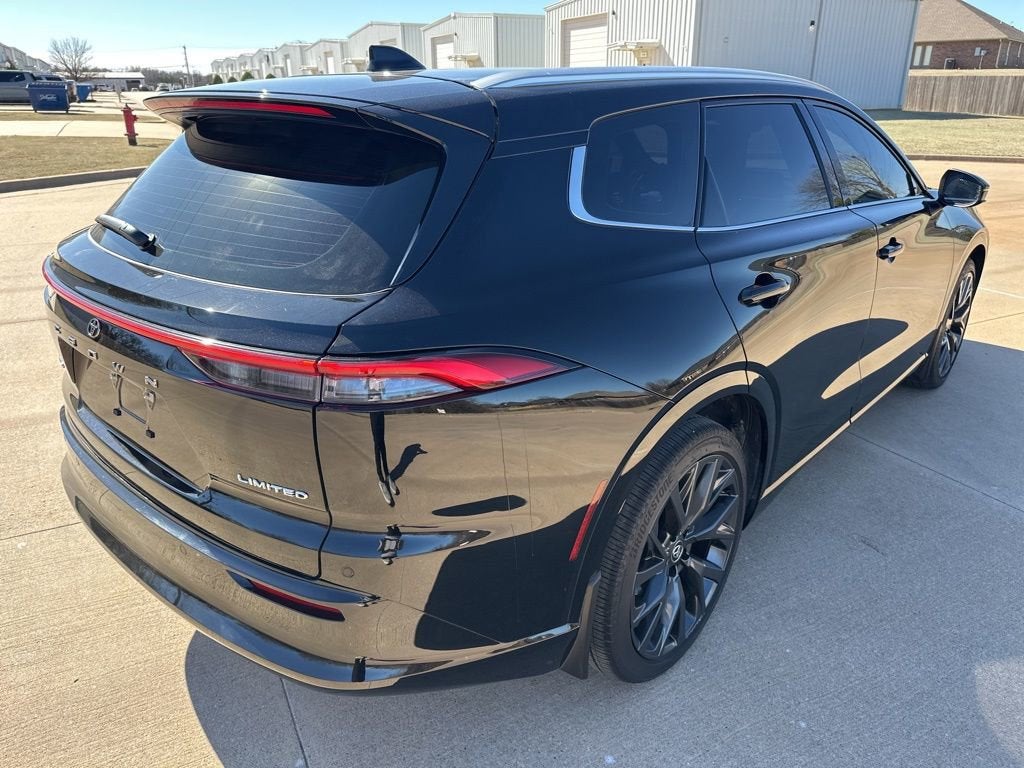 2025 Toyota Crown Signia XLE