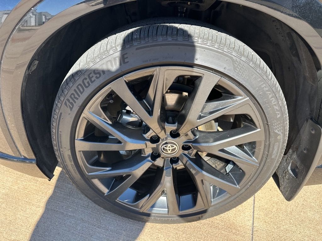 2025 Toyota Crown Signia XLE