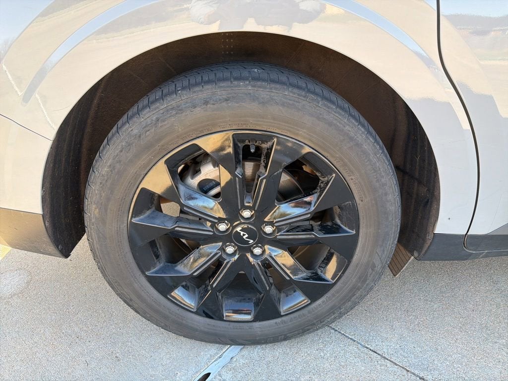 2023 Kia Carnival SX