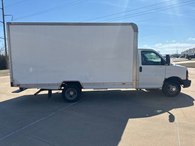 2004 Chevrolet Express Commercial Cutaway C7L