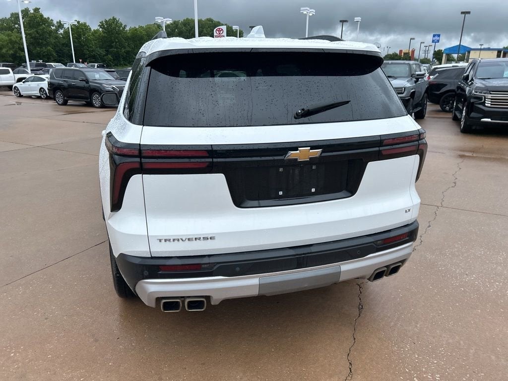 2024 Chevrolet Traverse LT