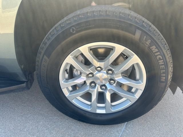 2024 Chevrolet Suburban LT