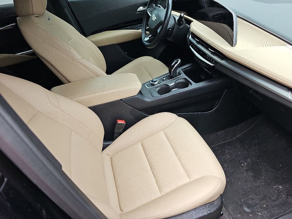 2024 Cadillac XT4 Luxury