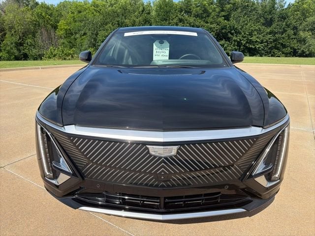 2025 Cadillac LYRIQ Luxury 3