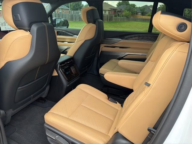 2025 Cadillac ESCALADE IQ Luxury 2