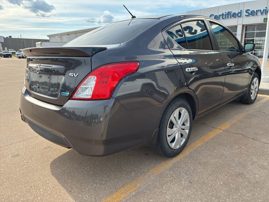 2015 Nissan Versa SV