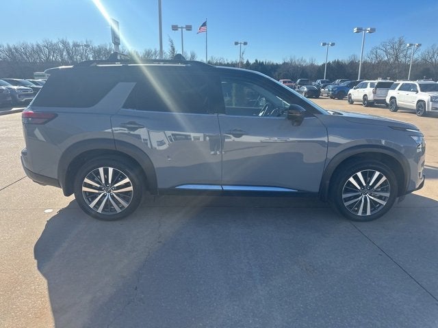 2022 Nissan Pathfinder Platinum
