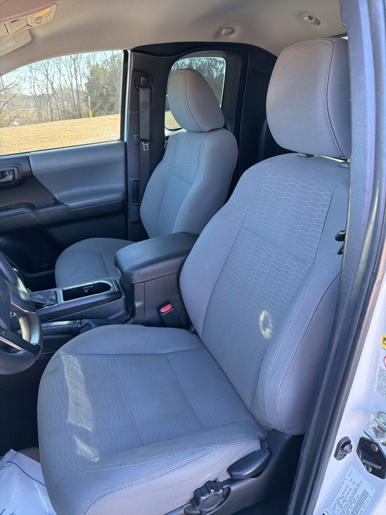 2016 Toyota Tacoma SR