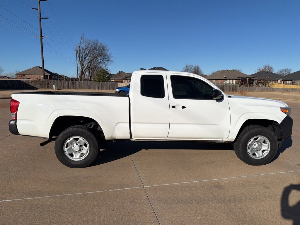 2016 Toyota Tacoma SR