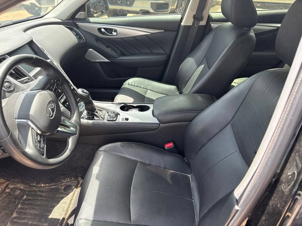 2023 INFINITI Q50 LUXE