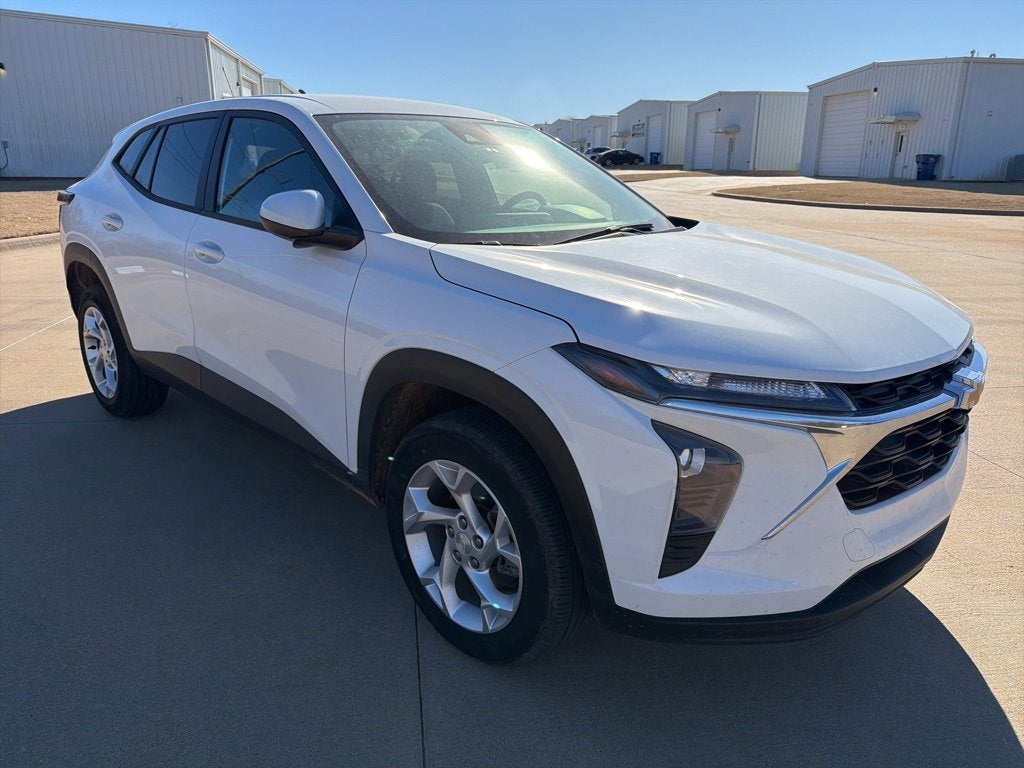 2025 Chevrolet Trax LS